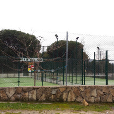 Pistas de Padel y Tenis La Adrada Ávila‎